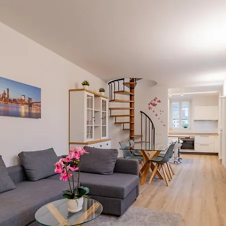 Crosina By Interhome